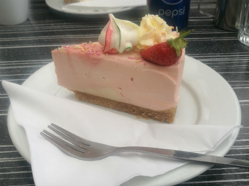 Strawberry meringue cheesecake.jpg